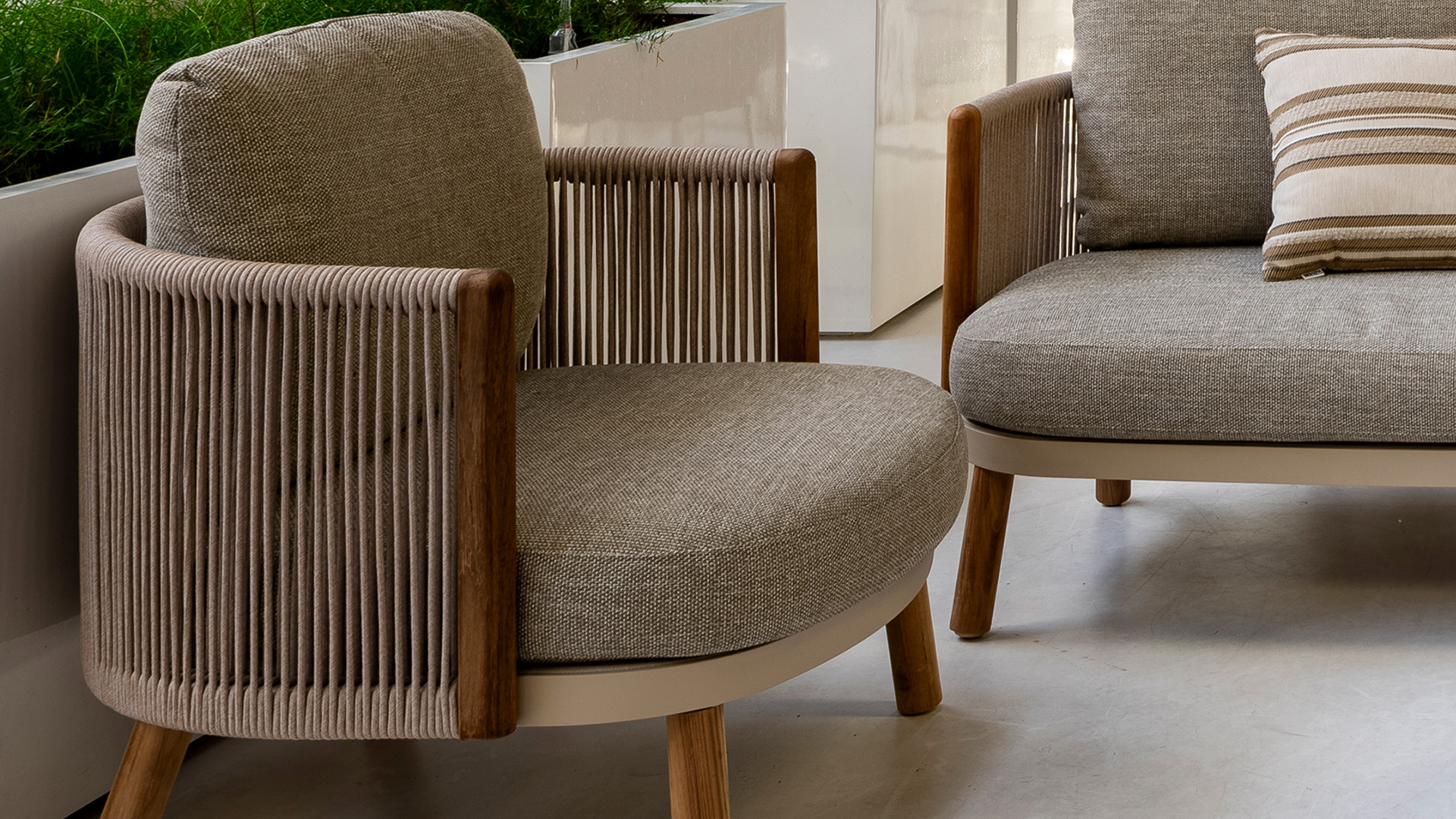Alu Lounge Milan 1-Seater Teak Arm Alu Linen With Rope Beige + Seat and Back Cushions Sunproof Beige