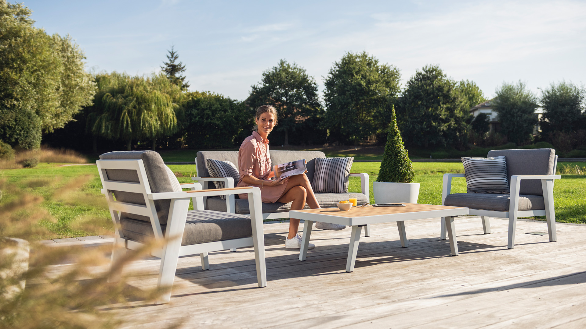 Ensemble Lounge Guadeloupe Alu/Teck 1x 2 places + 2 x 1 place + Table basse - Alu blanc - Coussins en jute