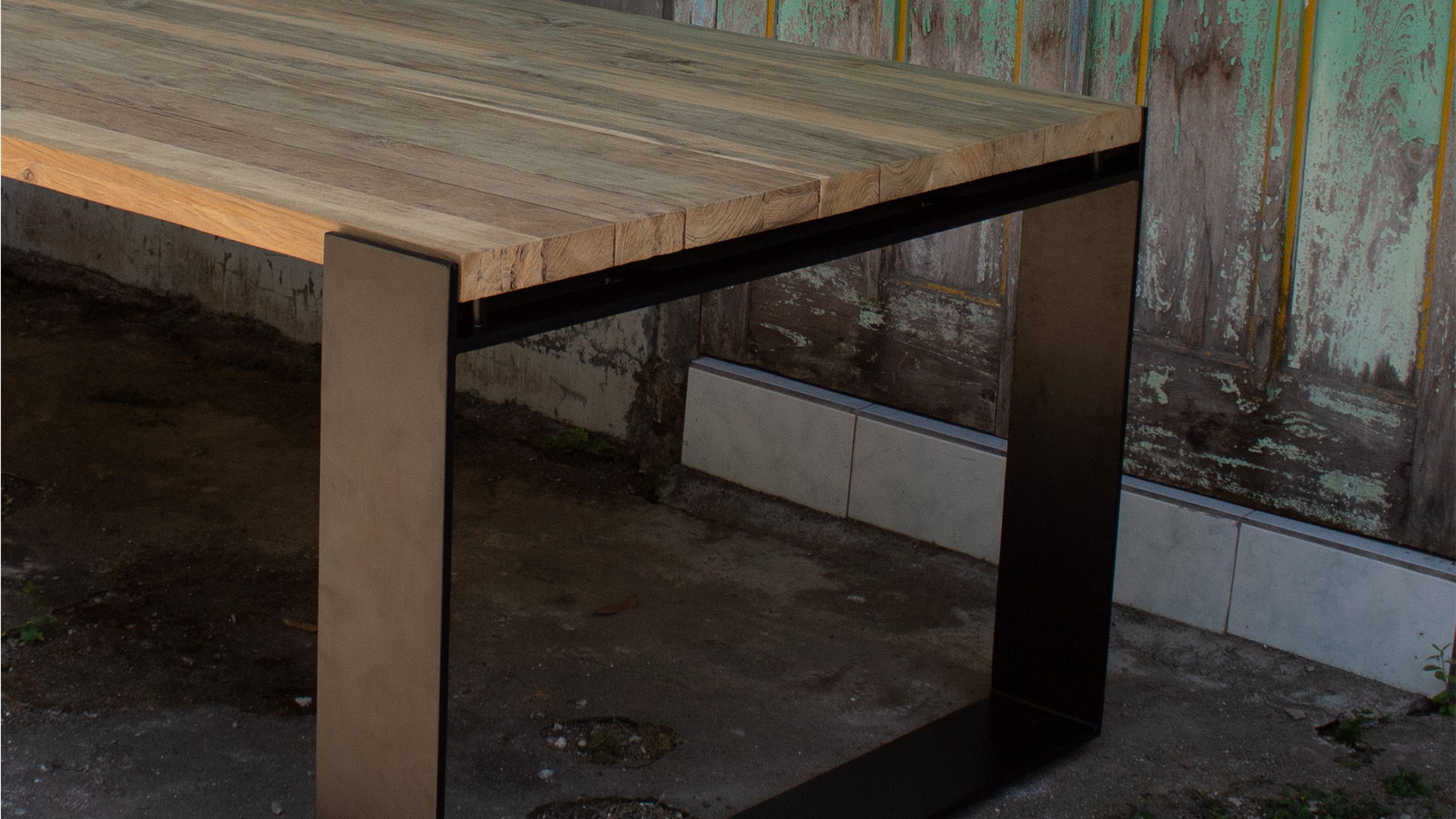 Table de jardin en teck Alice 280cm x 110cm - Structure métal Lin - Recup Teck