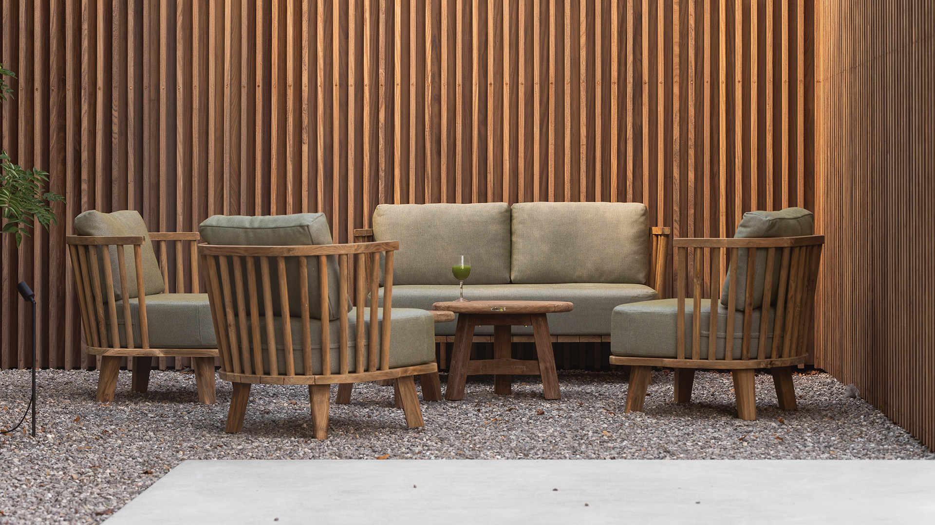 Ensemble de salon en teck Casablanca 1x2 places + 2x1 place + S/2 tables basses Recup Teck avec coussins d'assise et de dossier Sunbrella Heritage Leaf - Quickdry