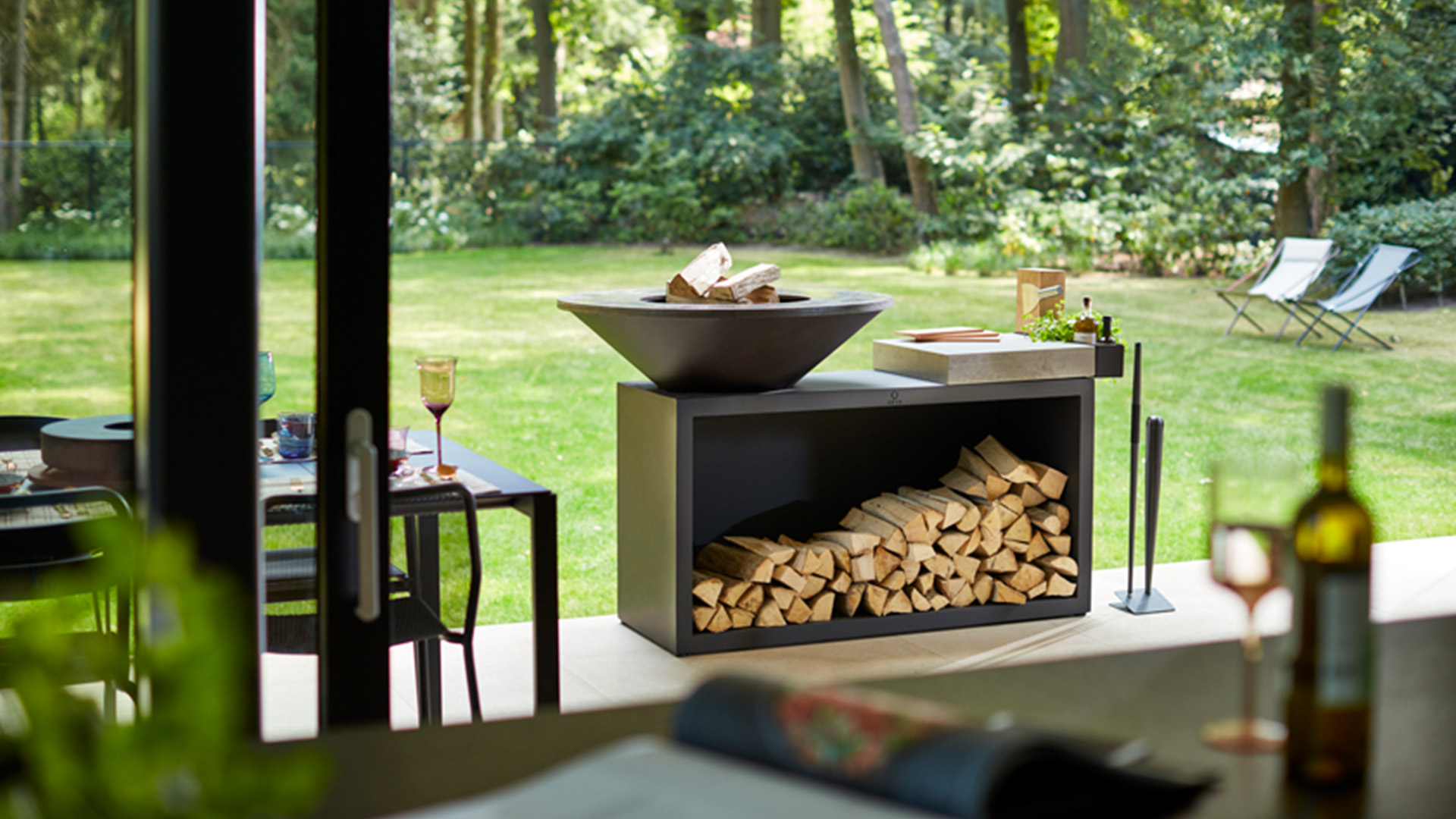 Ofyr Island Barbecue Black 100 Arbeitsplatte aus dunkelgrauer Keramik