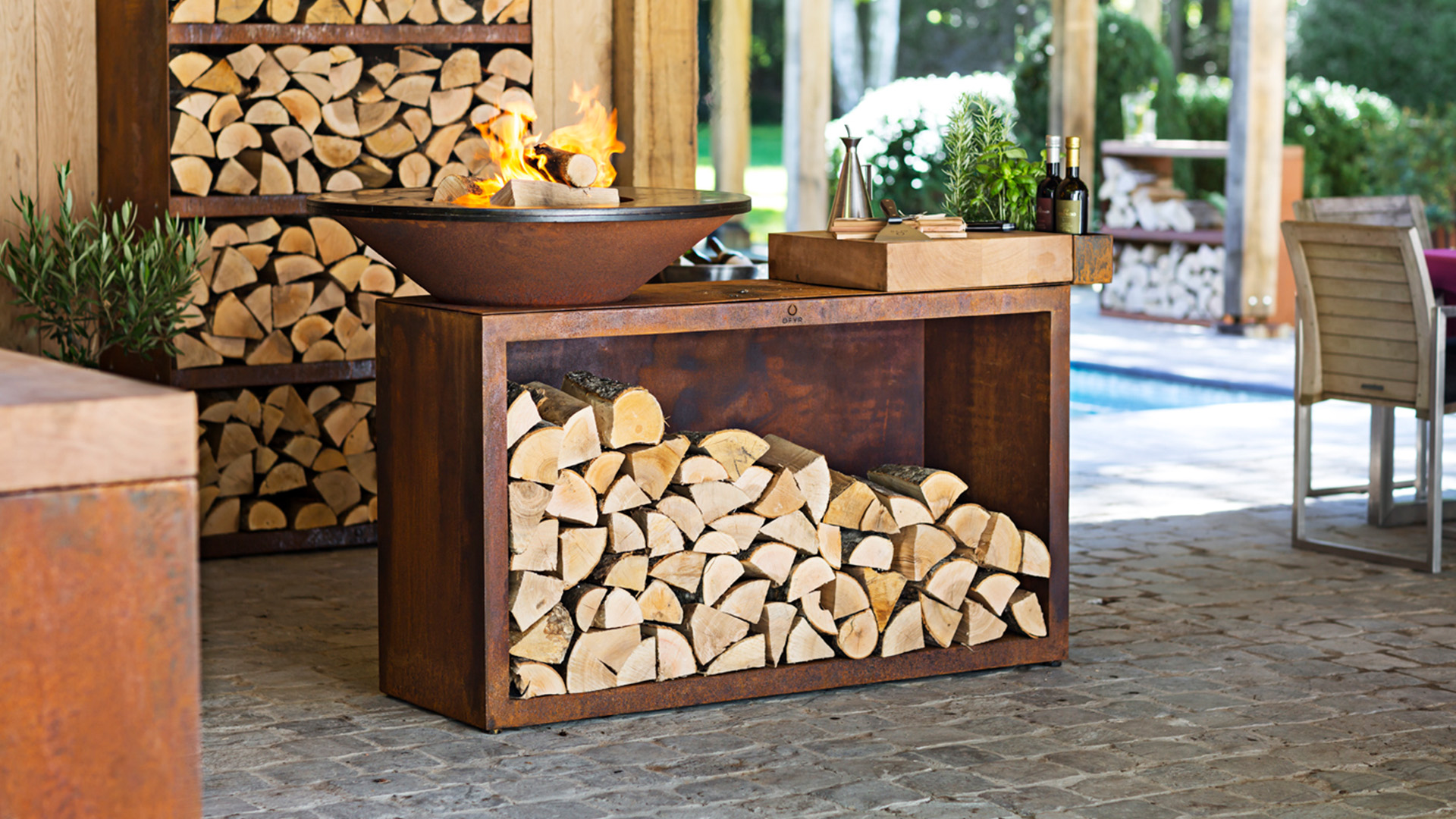 Ofyr Island Barbecue Acier Corten 100 Plan de travail en bois de teck