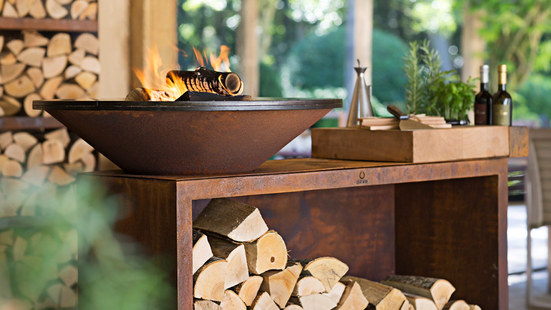 Ofyr Island+ Corten 100 Teakholz mit Luftstromplatte