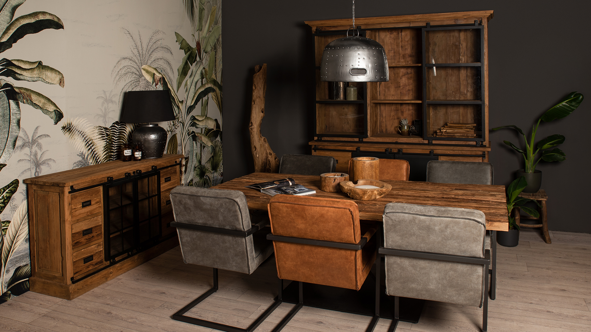 Wood Signature TV-Schrank mit 2 Metalltüren und 4 Schubladen, 150 cm x 40 cm x H56 cm, Vintage-Teak