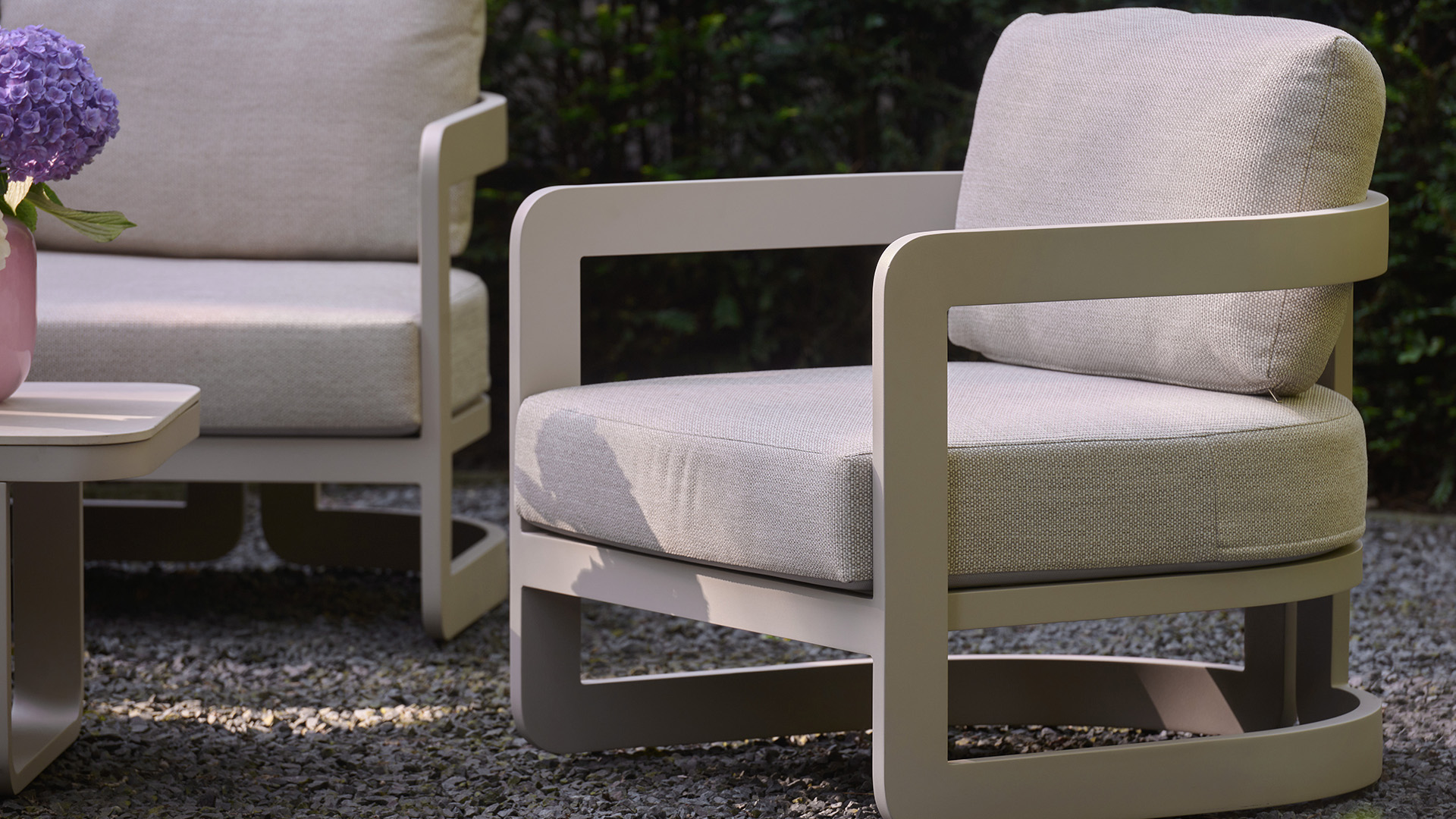 Milano Lounge Set Alu-Gestell Sand mit Olefin Easy Dry Foam Sitz- und Rückenkissen