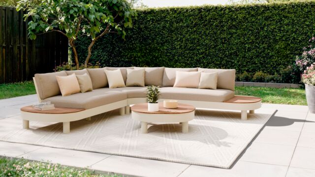 Casablanca Corner Lounge Alu-Rahmen Sand + Akazie heller Teak-Look – Kissen Serval hellbraun Olefin 370