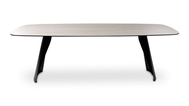 Interieurtafel Tibet 240cm Travertin Light met Zwart Metalen Gebogen Poot Interieurtafel Tibet 240cm Travertin Light met Zwart Metalen Gebogen Poot