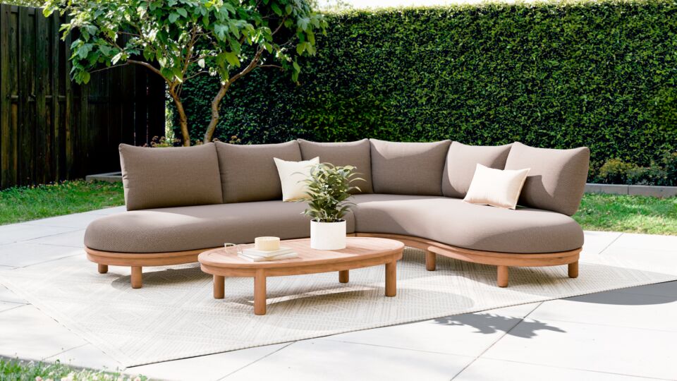 Salvador Corner Lounge - Acacia Light Teak Look - Alu Backrest Sand - Cushions Serval Light Brown Olefin 370 main product photo