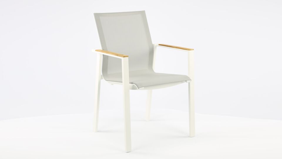 Chaise empilable Alu Brooklyn Blanc Mat - Textilène Gris Clair + Accoudoir Teck main product photo